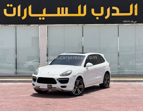 2013 Porsche Cayenne GTS