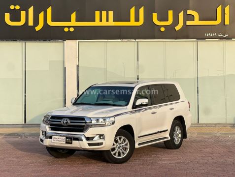 2020 تويوتا لاند كروزر GXR V8
