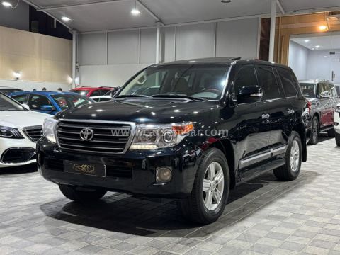 2015 تويوتا لاند كروزر GXR V8