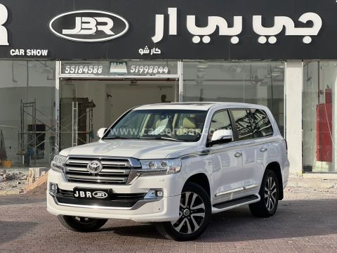 2019 تويوتا لاند كروزر VXR