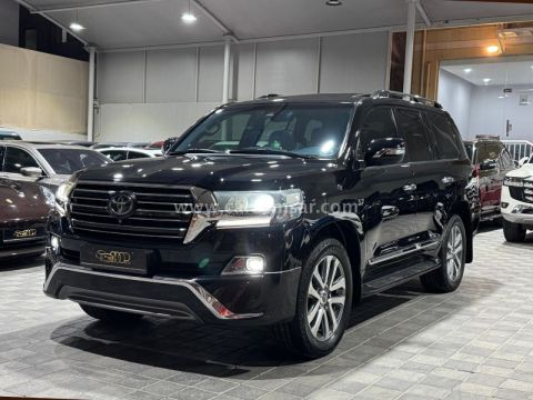 2017 Toyota Land Cruiser VXS