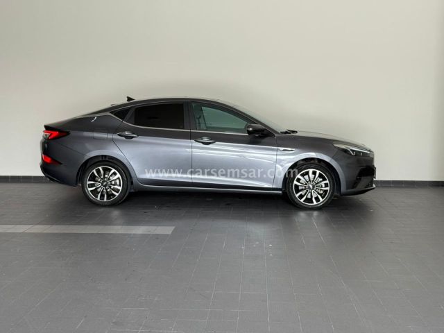 2024 JAC J7 — photo 2 for sale in Qatar