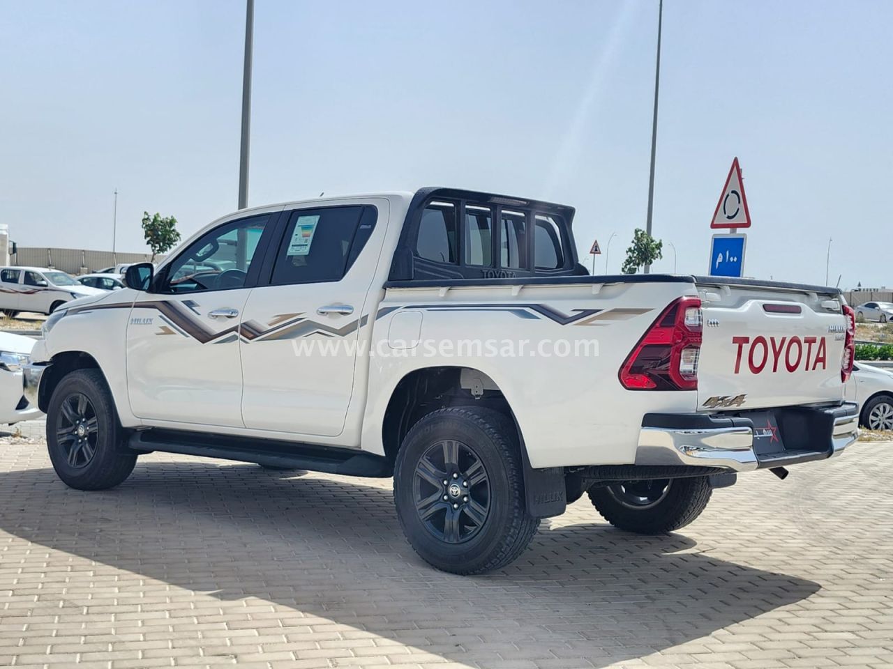 2024 Toyota Hilux 2.7 4x4 for sale in Qatar - New and used cars for ...