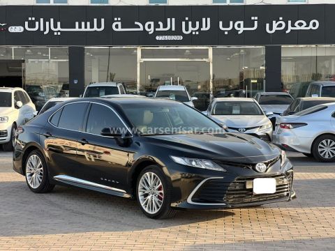2022 تويوتا كامري هايبرد ال اي