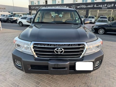 2012 تويوتا لاند كروزر GXR V8