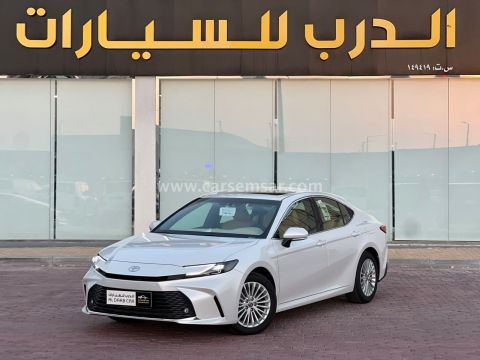 2026 تويوتا كامري ال إي