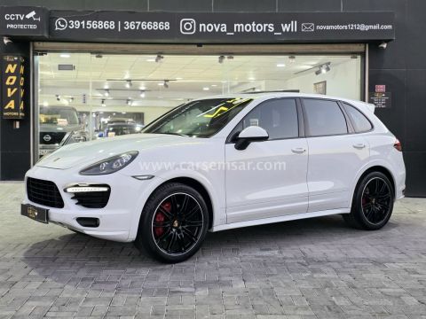 2014 Porsche Cayenne GTS
