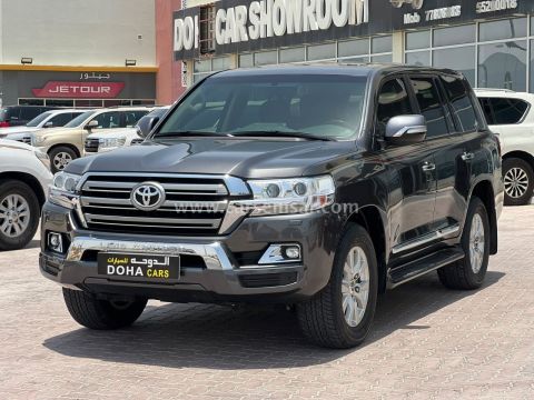 2018 Toyota Land Cruiser GXR V8