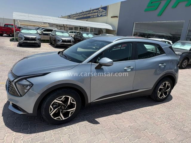2023 Kia Sportage 2.0 — photo 2 for sale in Qatar