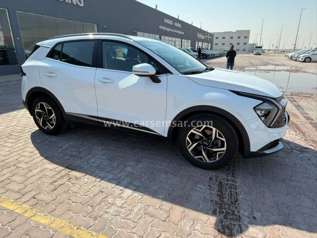 2023 Kia Sportage 2.0 — photo 2 for sale in Qatar