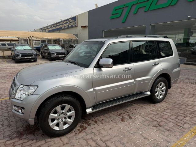 2022 Mitsubishi Pajero 3.5 V6 — photo 2 for sale in Qatar
