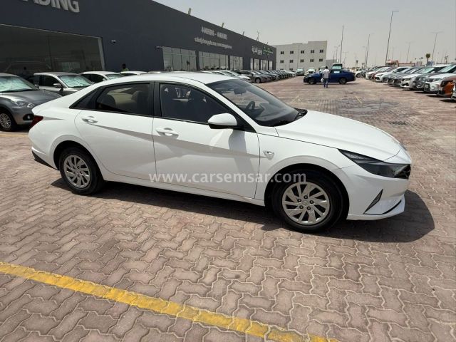 2023 Hyundai Elantra 1.6 — photo 2 for sale in Qatar