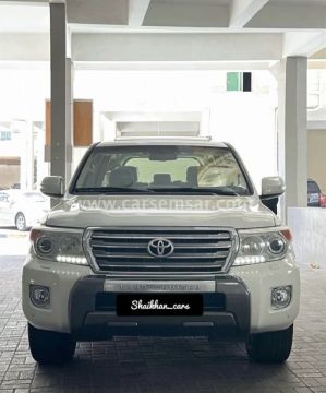 2012 تويوتا لاند كروزر GXR V8