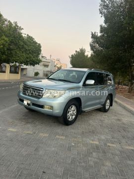 2011 تويوتا لاند كروزر GXR V8