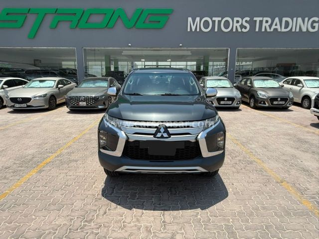 2023 Mitsubishi Montero Sport V6 — photo 1 for sale in Qatar