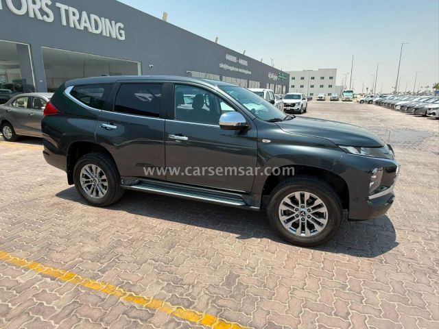 2023 Mitsubishi Montero Sport V6 — photo 2 for sale in Qatar