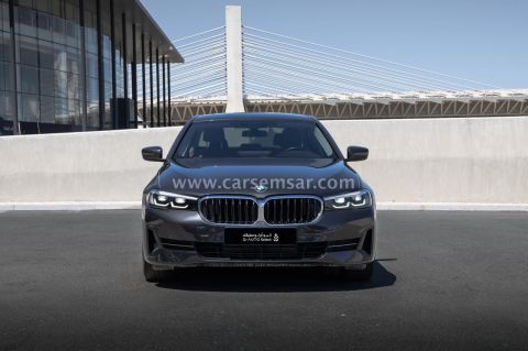 2022 BMW 5-Series 520i