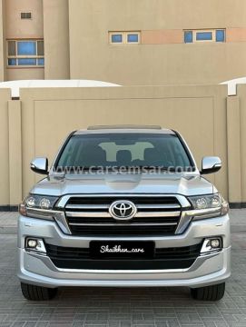 2020 Toyota Land Cruiser GXR V8