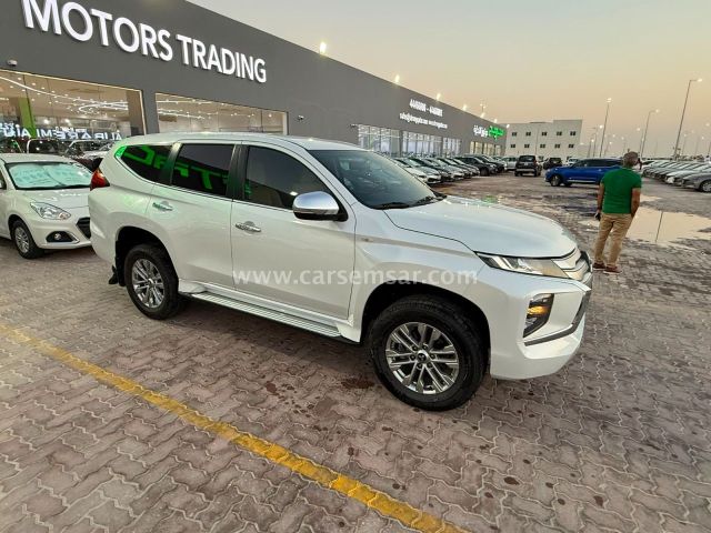 2023 Mitsubishi Montero Sport V6 — photo 2 for sale in Qatar