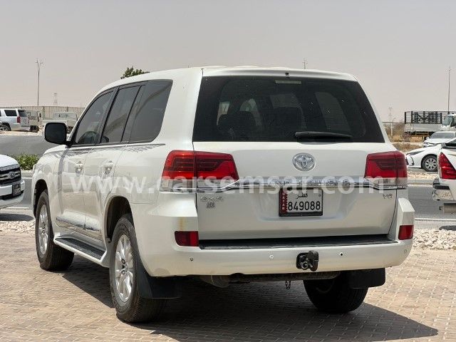 2016 Toyota Land Cruiser GXR — photo 2 for sale in Qatar
