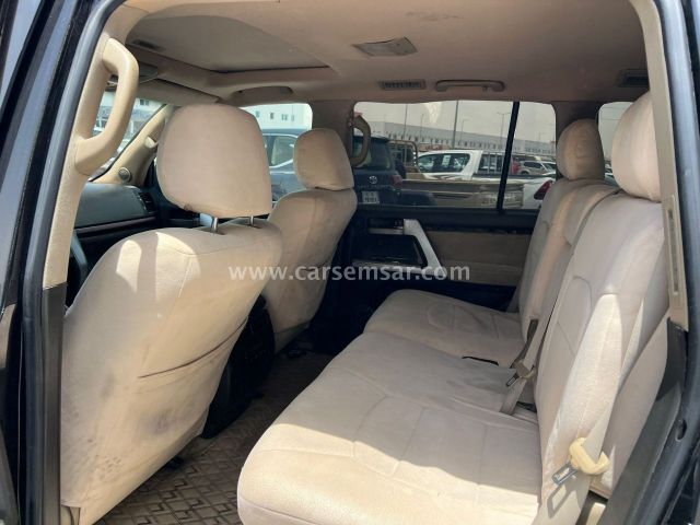 2011 Toyota Land Cruiser VXR — photo 2 for sale in Qatar