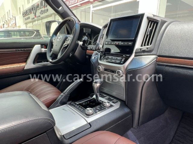 2016 Toyota Land Cruiser VXR — photo 2 for sale in Qatar