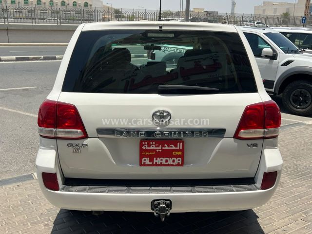 2011 Toyota Land Cruiser GXR V8 — photo 2 for sale in Qatar