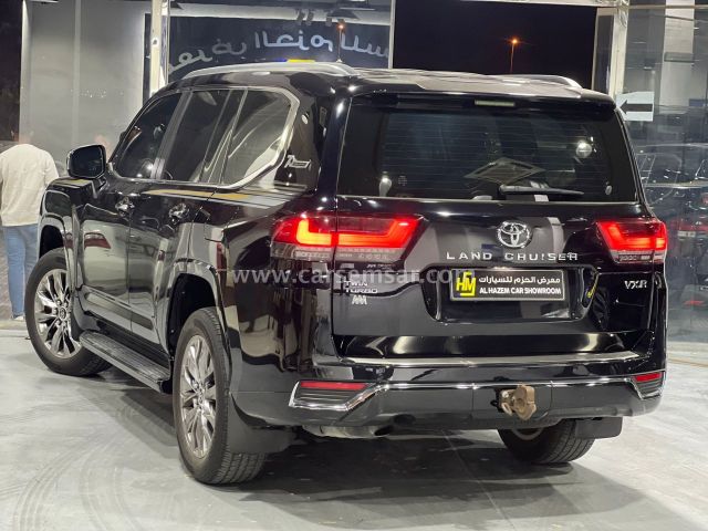 2022 Toyota Land Cruiser VXR Twin Turbo — photo 2 for sale in Qatar