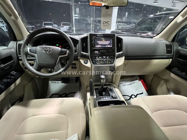 2021 Toyota Land Cruiser GX — photo 2 for sale in Qatar
