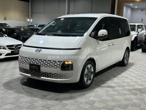 2024 هيونداي ستاريا