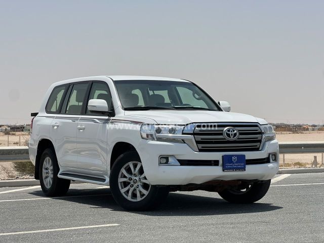 2017 Toyota Land Cruiser GXR V8 — photo 2 for sale in Qatar