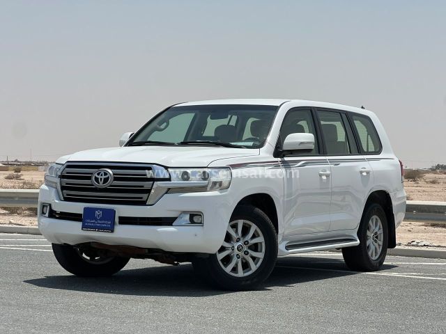 2017 Toyota Land Cruiser GXR V8 — photo 1 for sale in Qatar