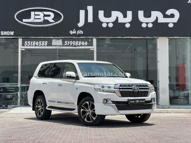 2019 Toyota Land Cruiser VXR — photo 2 for sale in Qatar