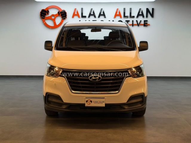 2020 Hyundai H1 2.4 — photo 1 for sale in Qatar