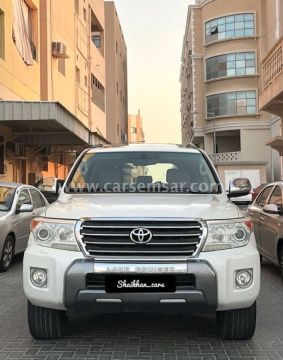 2014 تويوتا لاند كروزر GXR V8