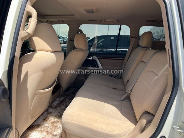 2013 Toyota Land Cruiser VXR — photo 2 for sale in Qatar