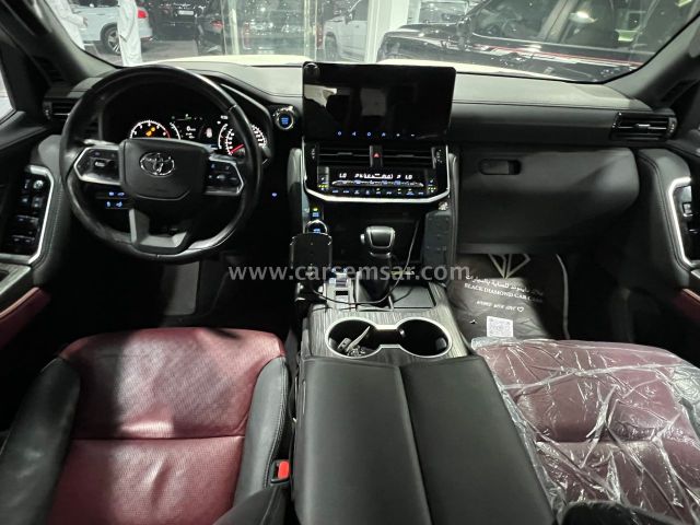 2023 Toyota Land Cruiser VXR Twin Turbo — photo 2 for sale in Qatar