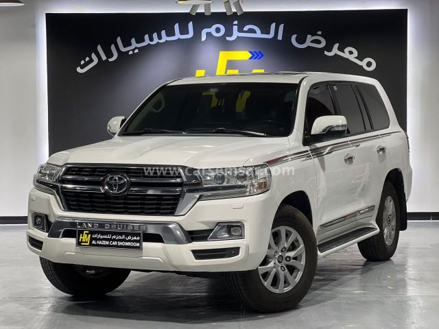 2018 Toyota Land Cruiser GXR V8 — photo 1 for sale in Qatar