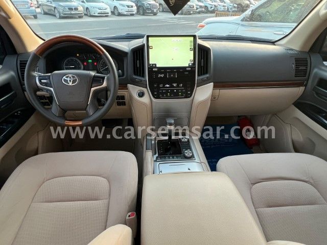2018 Toyota Land Cruiser GXR V8 — photo 2 for sale in Qatar