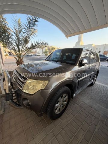 2010 Mitsubishi Pajero 3.5 V6 — photo 1 for sale in Qatar