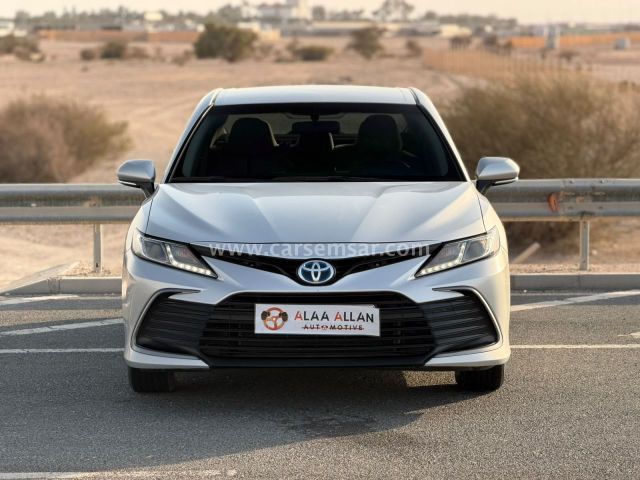 2022 Toyota Camry Hybrid LE — photo 1 for sale in Qatar