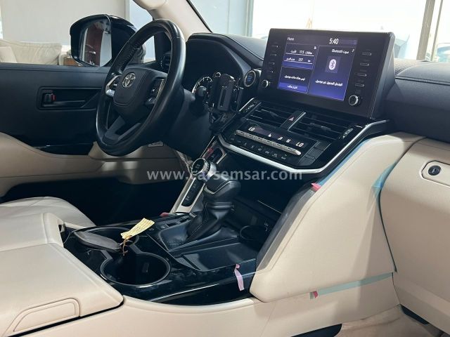 2023 Toyota Land Cruiser GXR V6 — photo 2 for sale in Qatar
