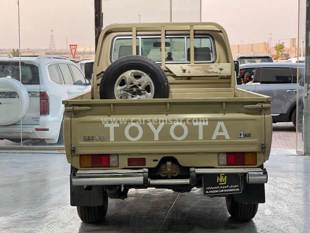 2021 Toyota Land Cruiser Pickup LX — photo 2 for sale in Qatar