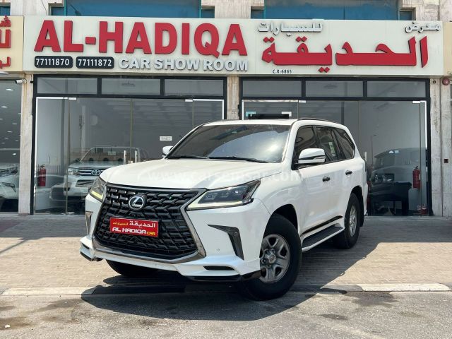 2016 Lexus LX 570 Black Edition Sport — photo 1 for sale in Qatar