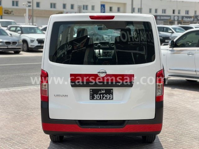 2022 Nissan Urvan Van — photo 2 for sale in Qatar