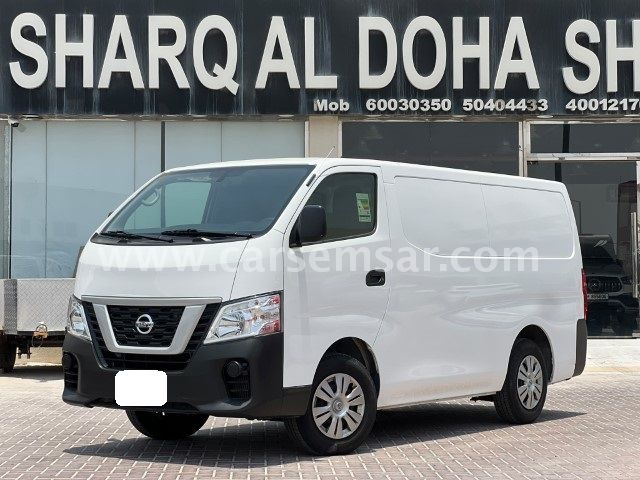 2022 Nissan Urvan Van — photo 1 for sale in Qatar