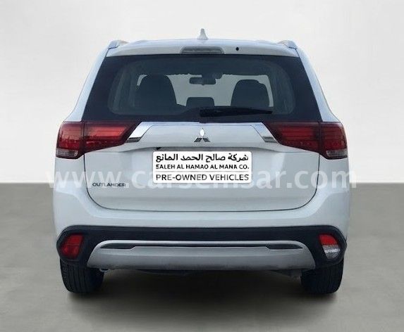 2020 Mitsubishi Outlander — photo 2 for sale in Qatar