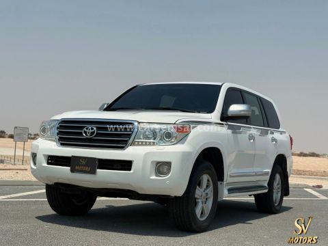 2014 Toyota Land Cruiser GXR V8