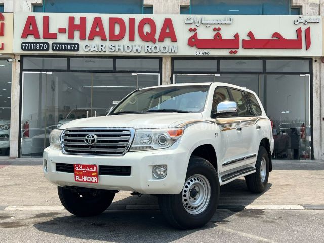 2013 Toyota Land Cruiser VXR — photo 1 for sale in Qatar