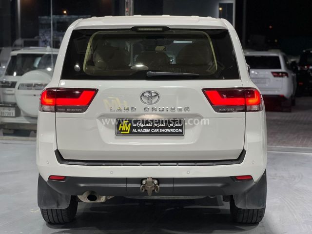 2022 Toyota Land Cruiser GX — photo 2 for sale in Qatar